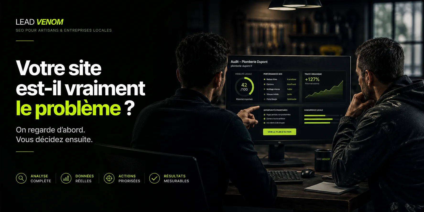 Professionnels analysant les performances d’un site web